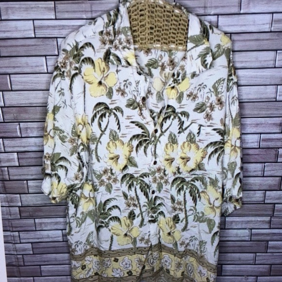 Other - Floral Hawaiian Shirt